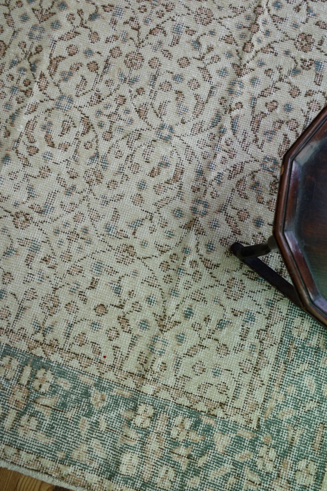 トルコ ヴィンテージラグ ナチュラルフローラル