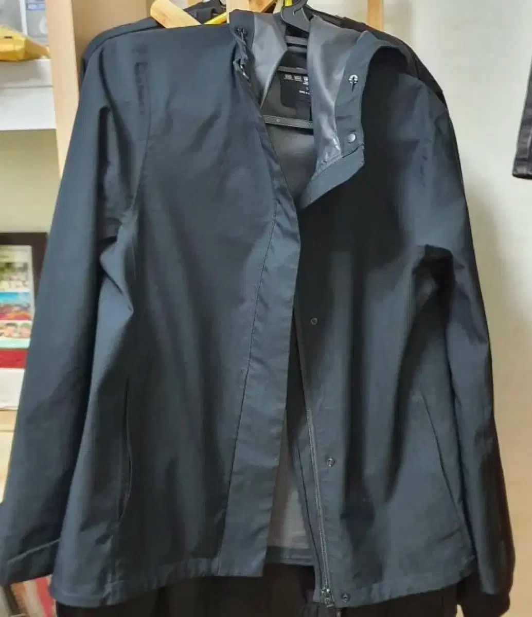 UNIQLO ユニクロ ウインドブレーカー