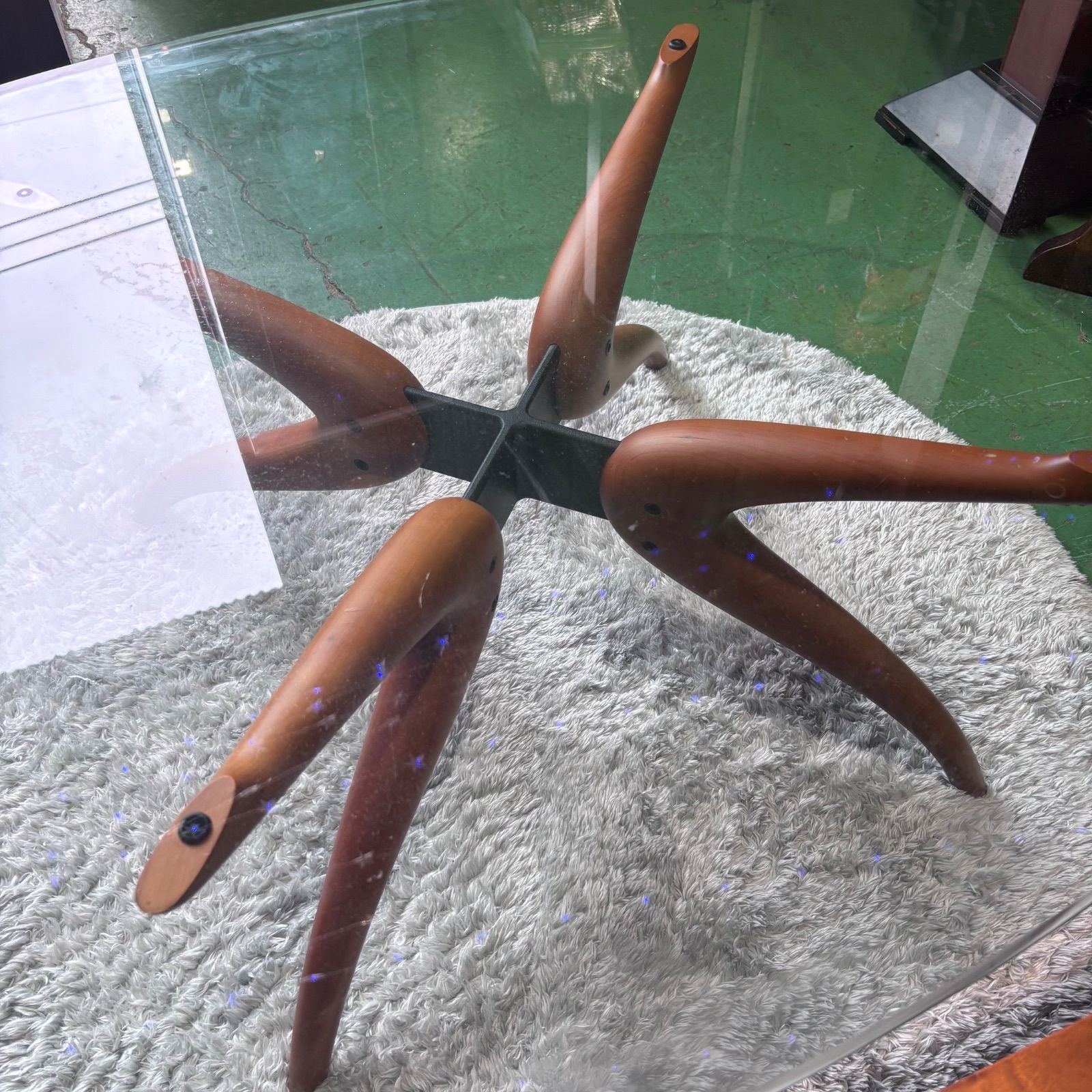 ガラステーブル