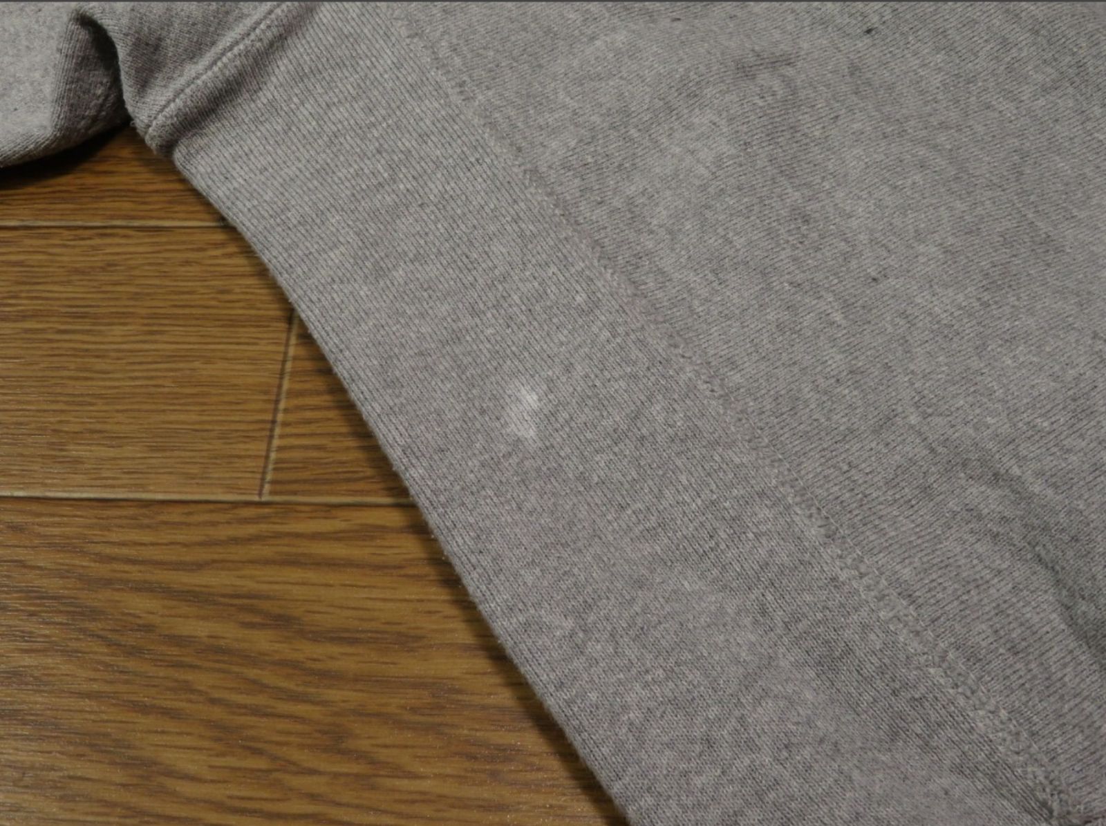 グレー スウェット