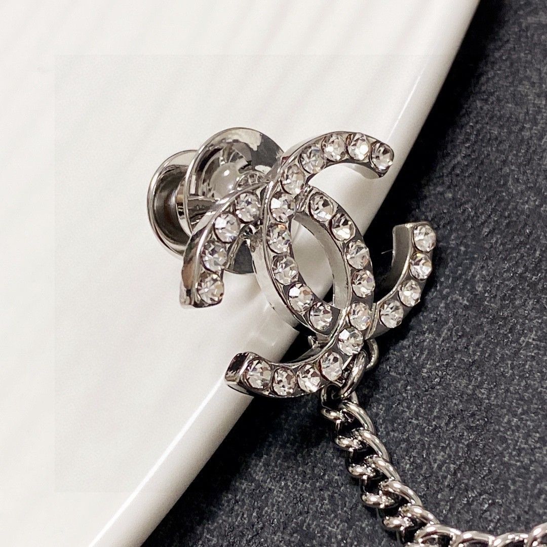 今日特価】CHANEL 新入荷 スモールサイズ ブローチ 送料無料