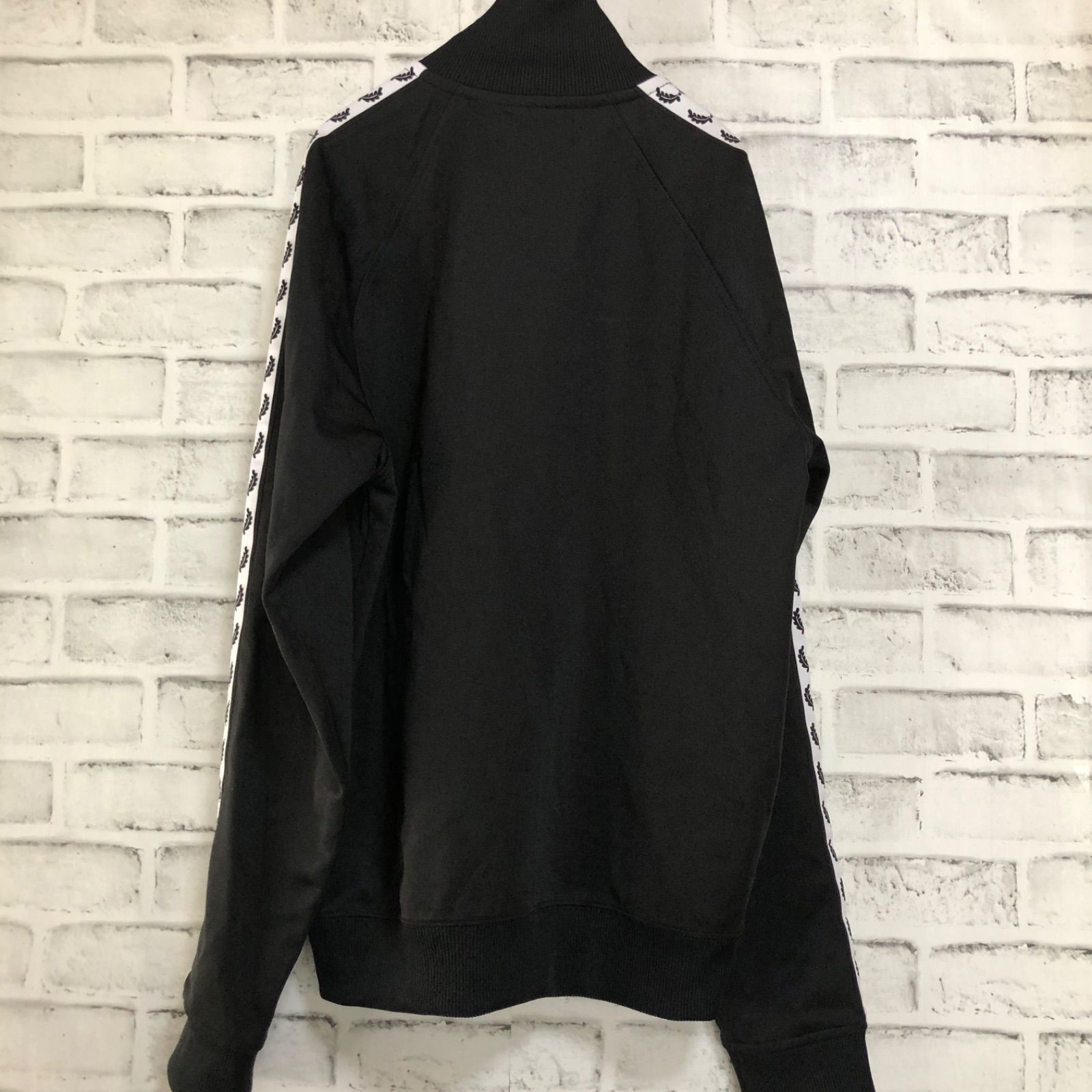 【レア】フレッドペリー ポルトガル製 トラックジャケット ジャージ 袖ロゴ月桂樹 Fred Perry⭐️トラックジャケット/ジャージ S 刺繍月桂樹