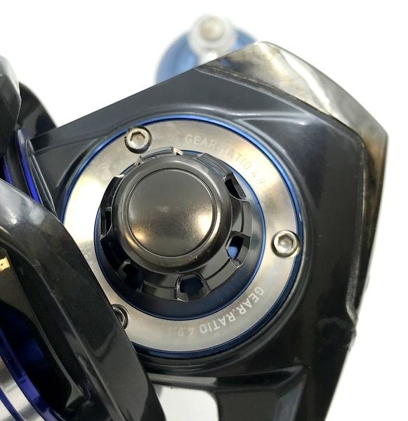 ダイワ 15ソルティガ 4000 DAIWA リール スピニングリールリール 釣り 釣具 00059543 TA0332 ◇