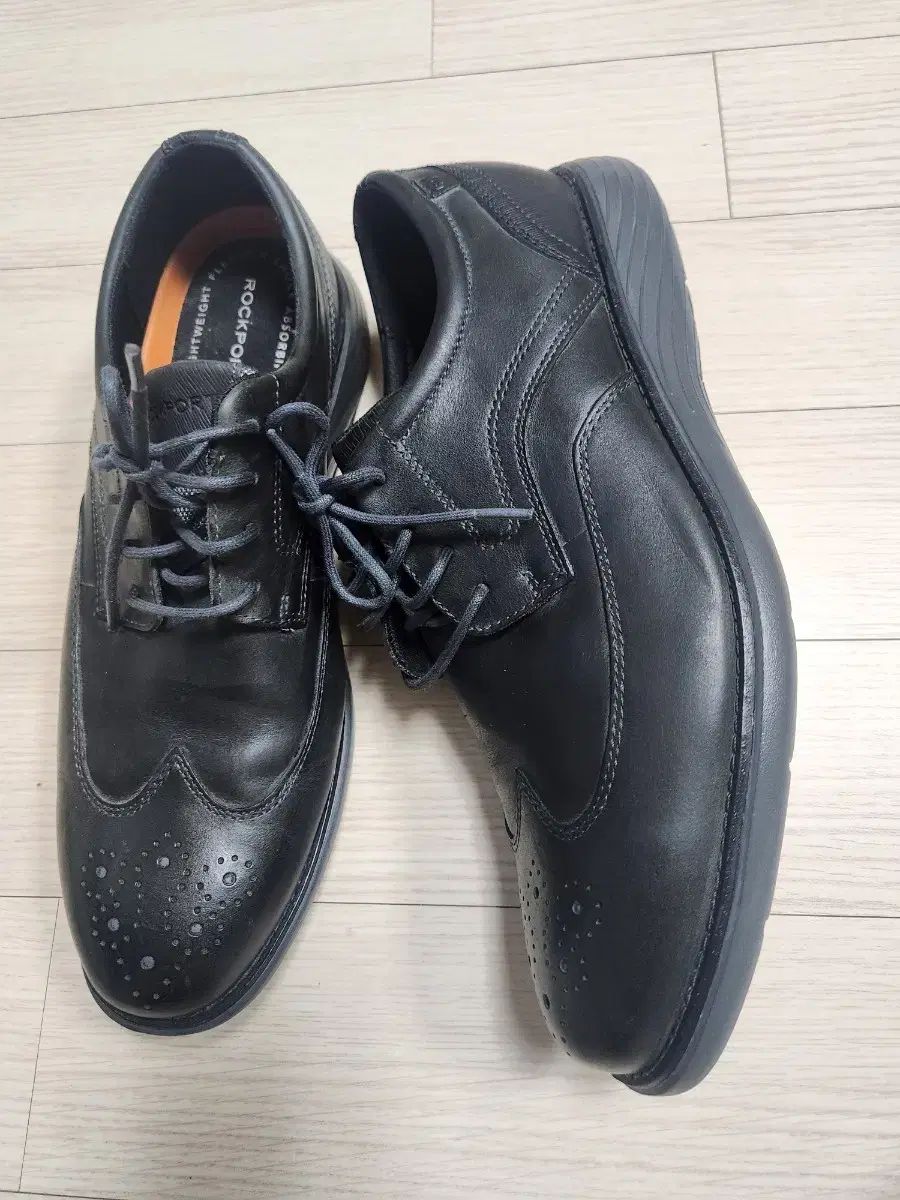 Wingtip ドレスシューズ