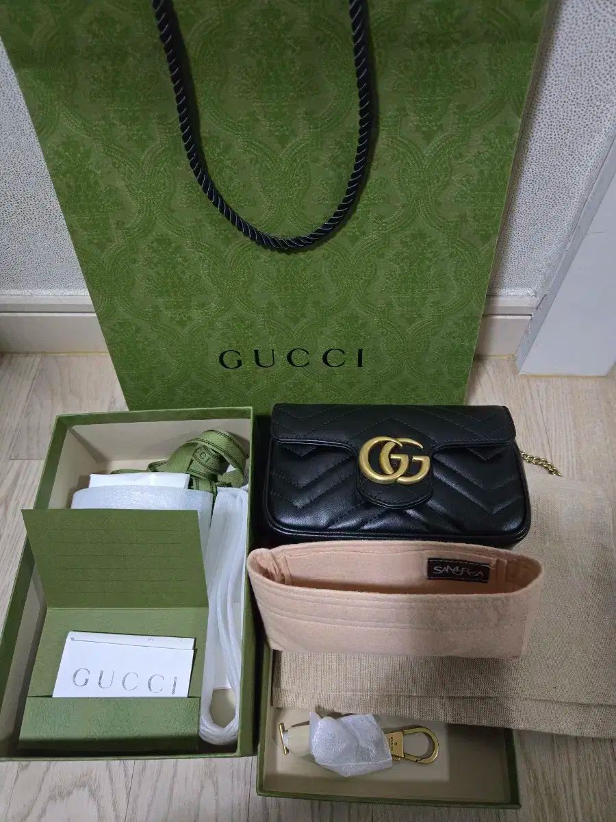 GUCCI グッチ マトラッセ スーパーミニ