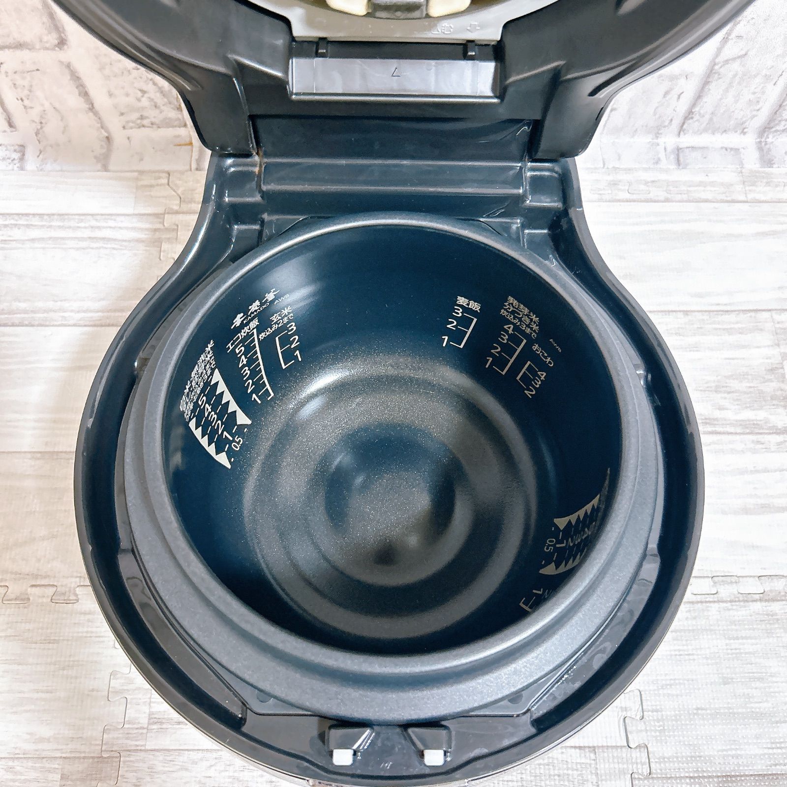 三菱 炊飯器 本炭釜 5.5合 KAMADO NJ-AWB10-B MITSUBISHI - メルカリ