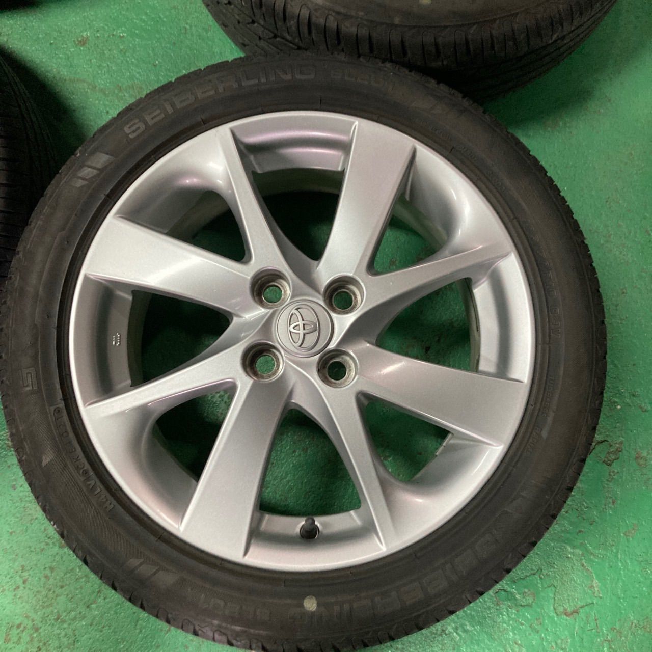 トヨタ アクア純正16インチホイール 1本 6J +51 4H 100 ヴィッツ bB ポルテ シエンタ パッソ スペイド ファンカーゴ イスト TOYOTA AQUA TOYOTA AQUA アクア16インチ ⁄ ツーリングパッケージの純正ホイール1本