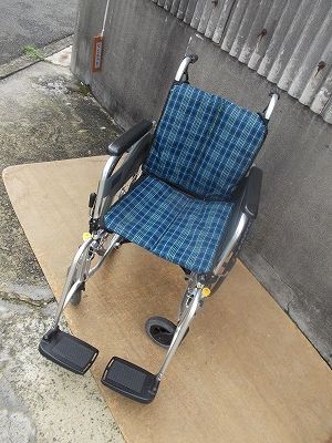 一部地域を除く MIKI 自走用車いす スキット SKT-4 レッグサポートなし TS-25-0929-02