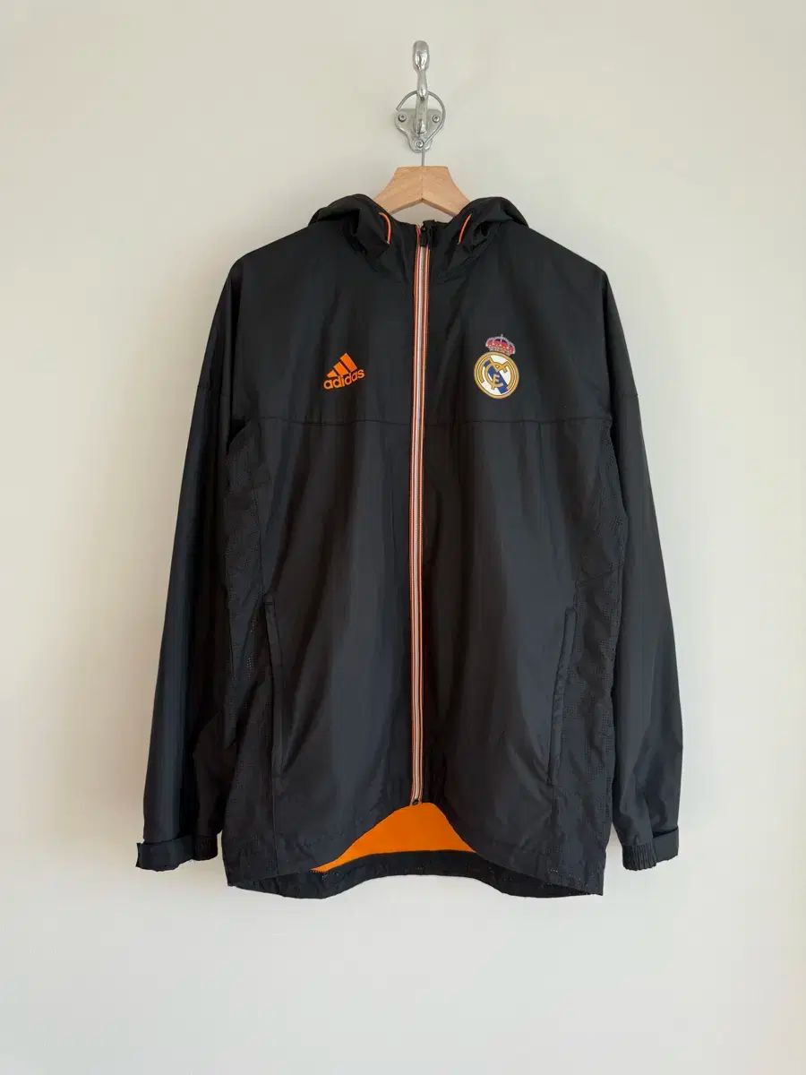 アディダス ( adidas ） レアルマドリード ウインドブレーカー