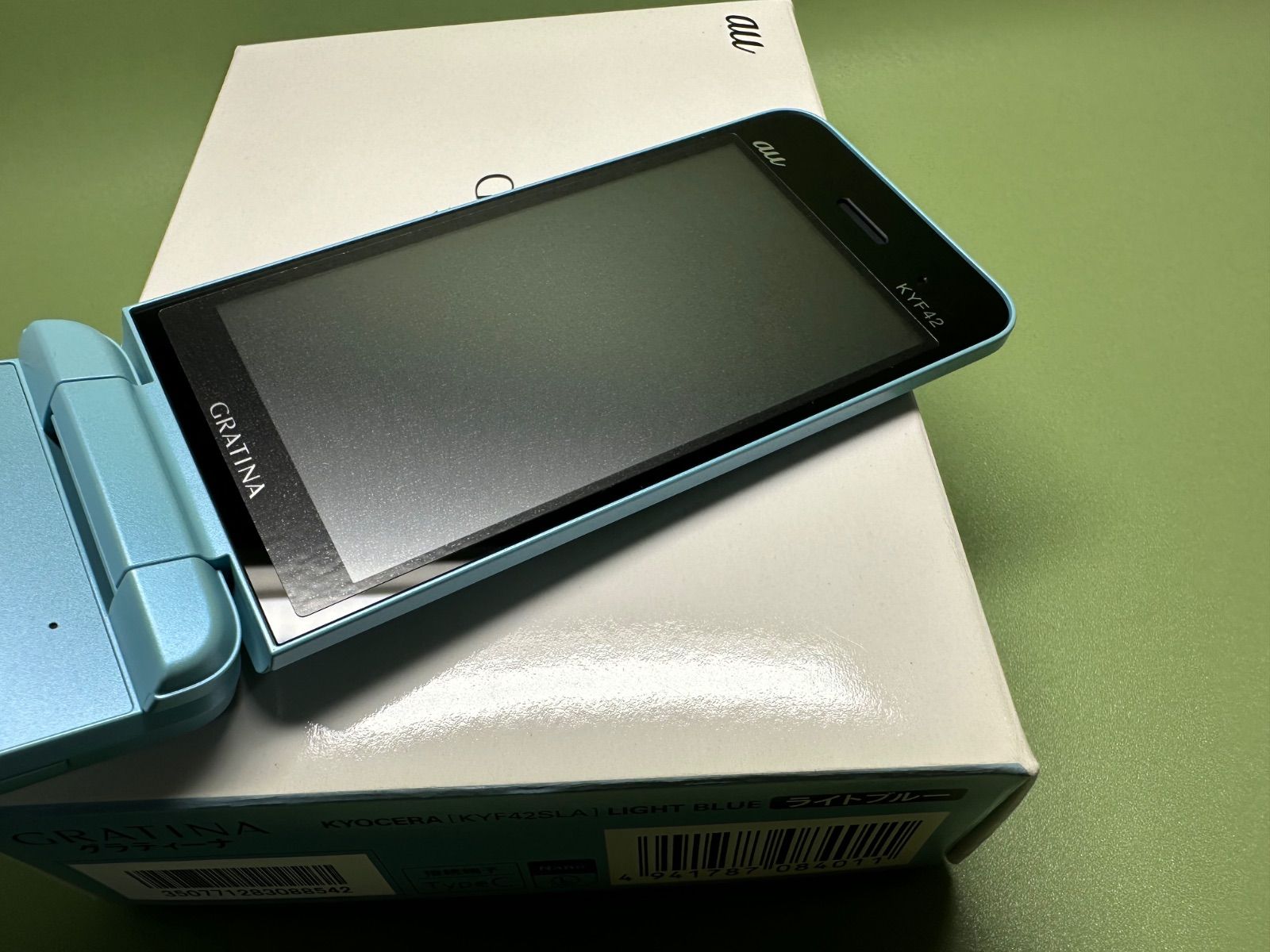 ☆Simロック解除済み☆ au GRATINA KYF42 ライトブルー 4G