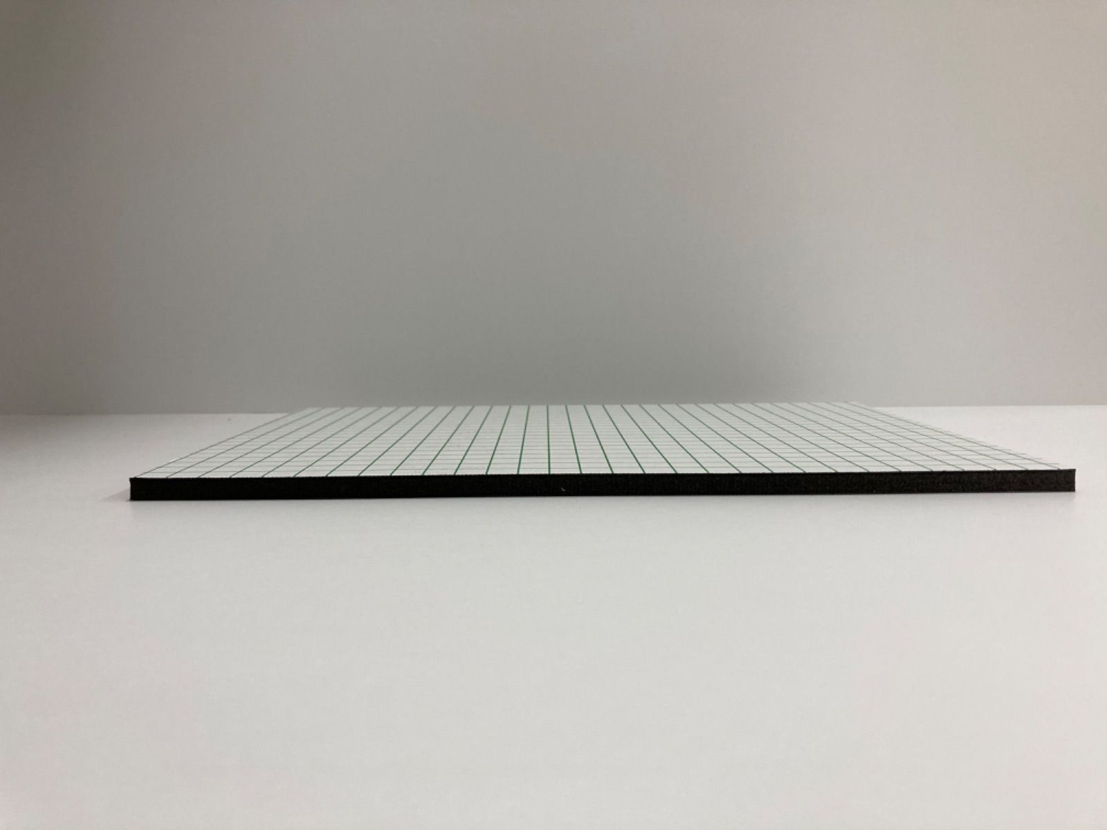 黒スチレンボード7mm厚 A4サイズ 210mm×297mm 片面のり 5枚端材
