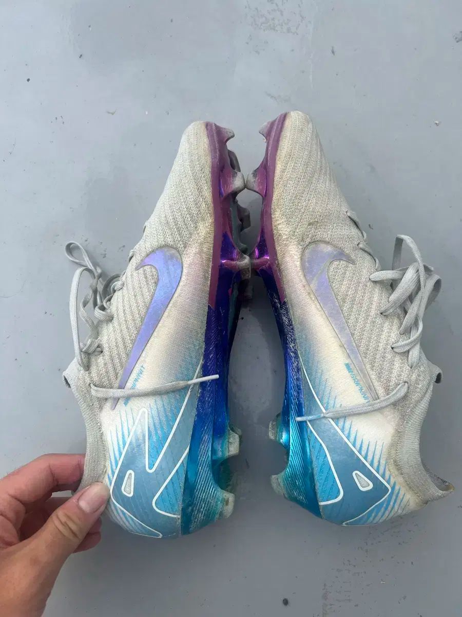 SUWON 選手 実際に着用 サッカーシューズ