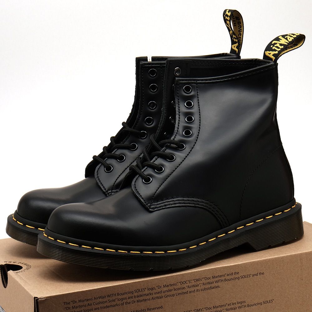 カスタム❣️美品8ホールブーツ ブラック Dr.Martens ドクターマーチン Dr.Martens(ドクターマーチン) 1460 8ホール バックジップ