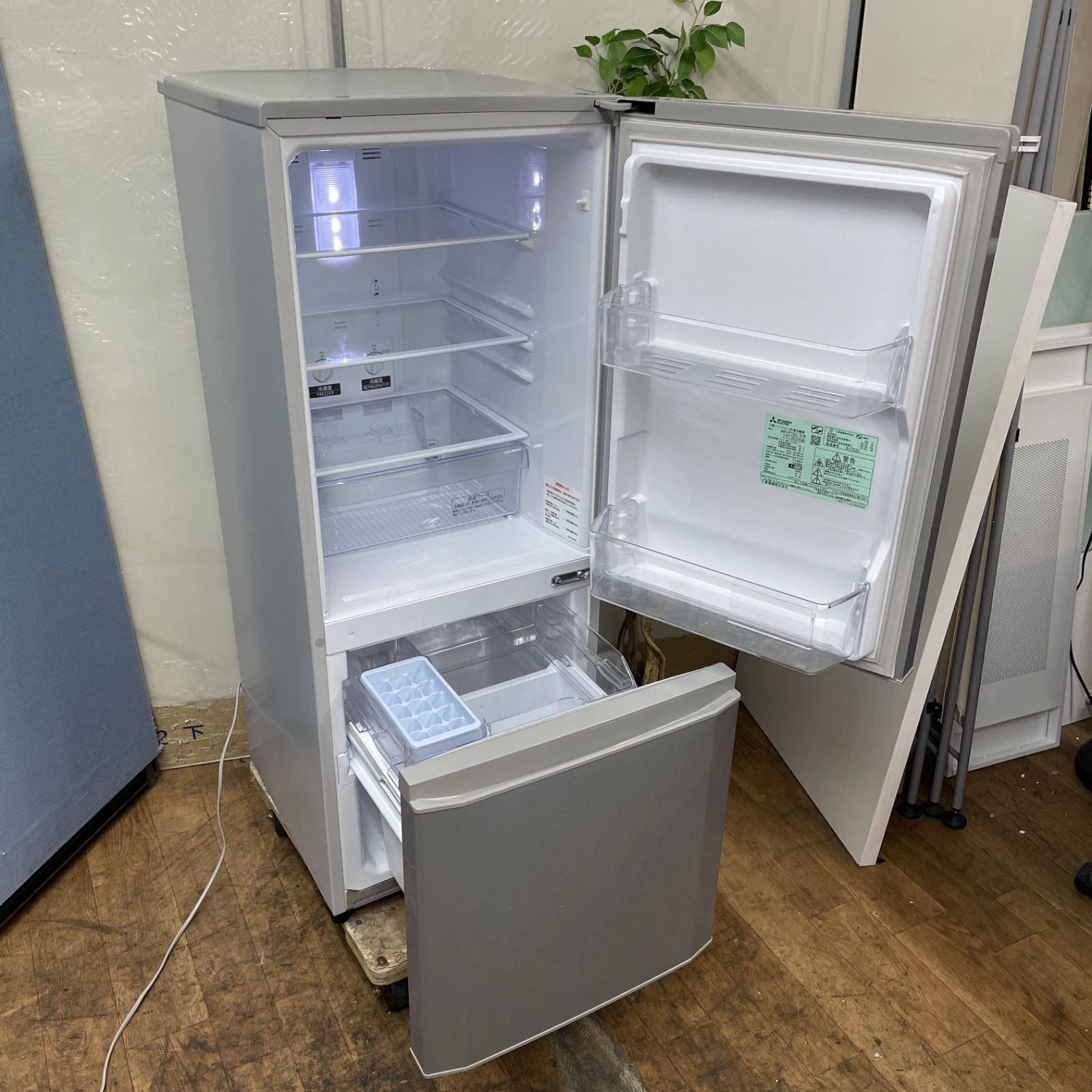 【引取限定・名古屋市】三菱電機 MR-P15C 冷蔵庫 146L 2017年製 引取限定・名古屋市】三菱電機 MR-P15C 冷蔵庫 146L 2017年製