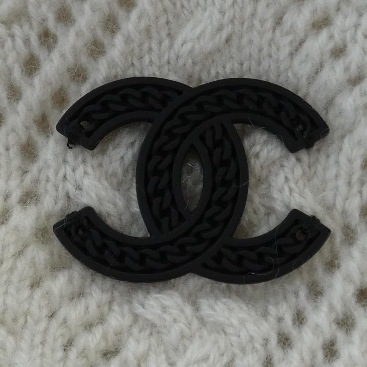 CHANEL P72090K10339