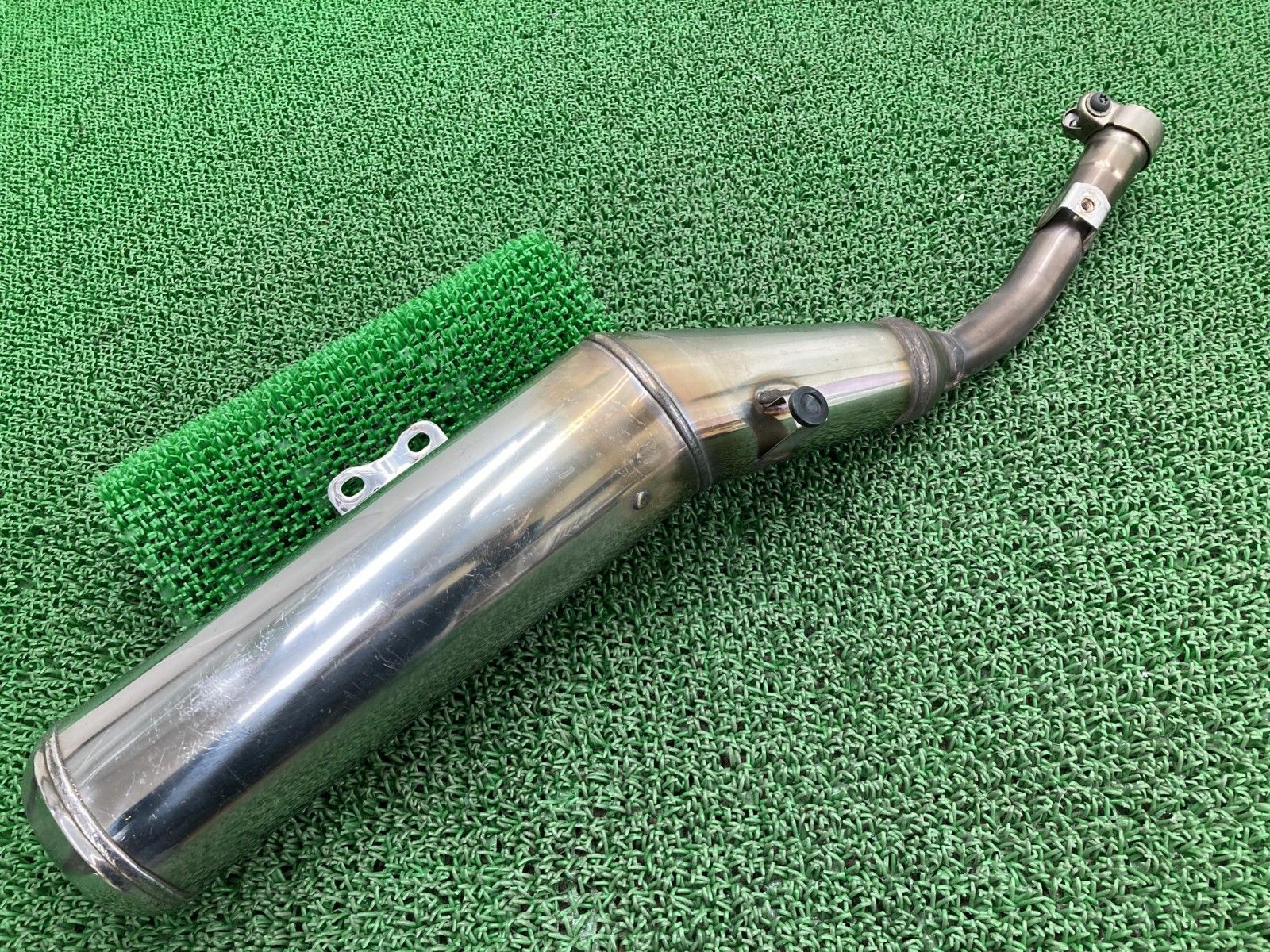 ジェベル250 サイレンサーマフラー 13E1 スズキ 純正 バイク 部品 SJ45A コケキズ無し 品薄 希少品 車検 Genuine 【中古】 50 ジェベル250 サイレンサーマフラー 13E1 スズキ 純正 中古 バイク 部品