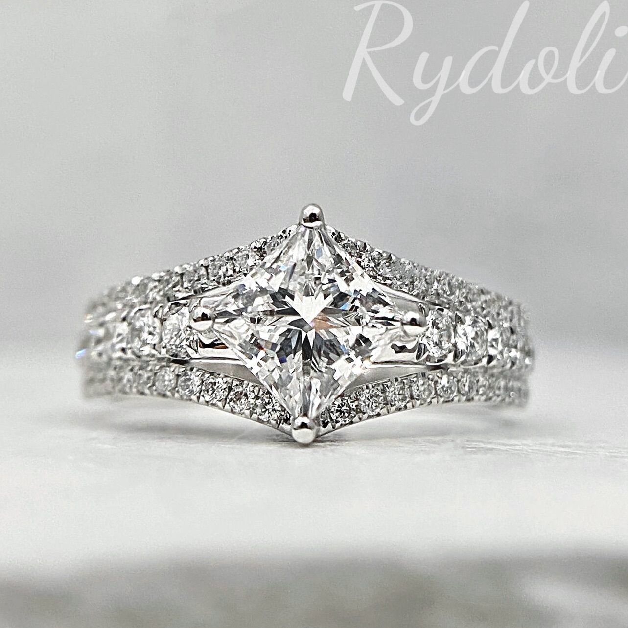 ダイヤ リング プリンセスカット ダイヤモンド1.02ct プラチナ 指輪