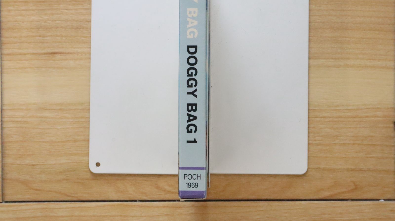 DOGGY BAG●ドギー・バッグ  ●本人 直筆サイン入り 写真集 Amazon.co.jp: DOGGY BAG写真集-DOGI BAGI : 本