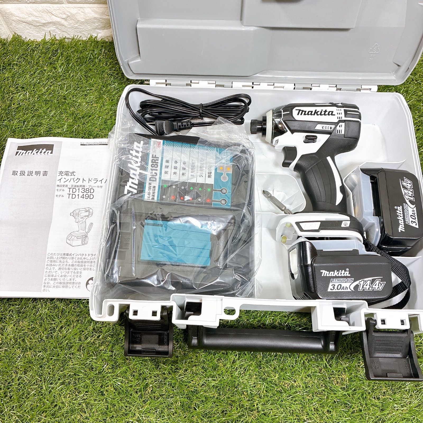 Makita 電動インパクトドライバー TD138DRFXW マキタ(makita