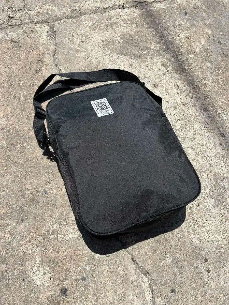 bitch skateboard ショルダーバッグ bitch skateboard ショルダーバッグ