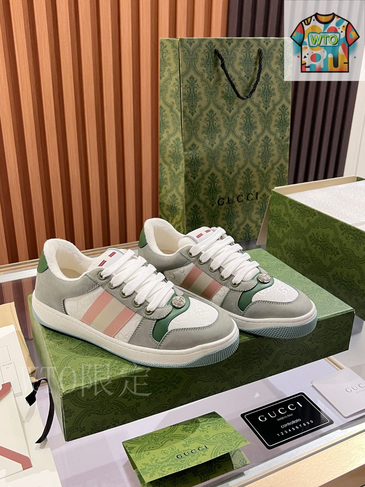 GUCCI グッチデッキシューズ　美品　7サイズ26センチ　ブルー✖️茶色 グッチ×セガ 靴 ローカットスニーカー 限定SEGAモデル コラボ 蜂