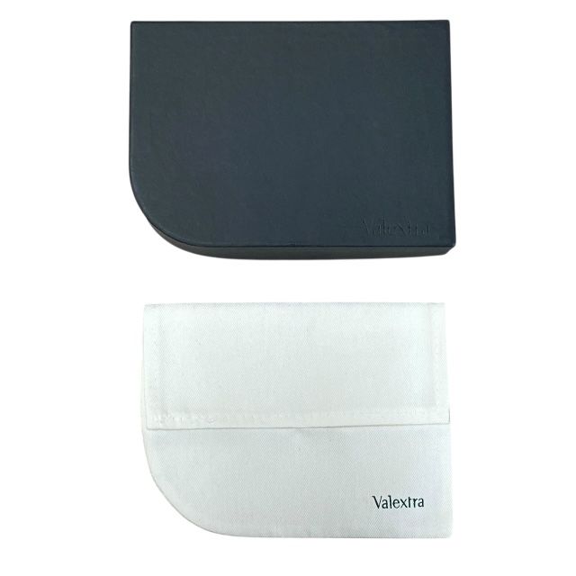 ネイビー Valextra