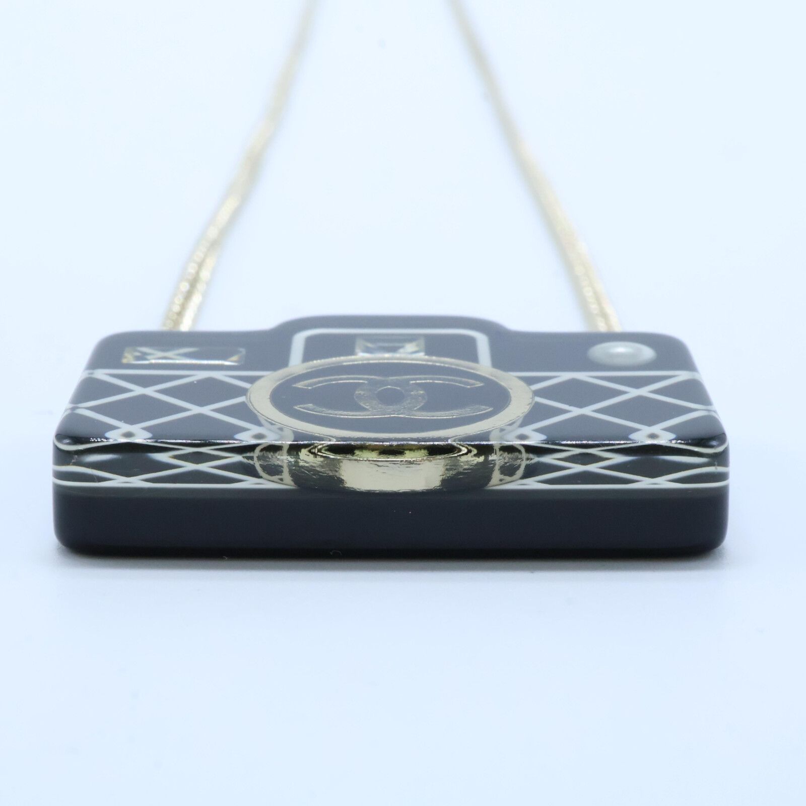 CHANEL シャネル 【美品】D19C ココマーク カメラモチーフ - メルカリ 