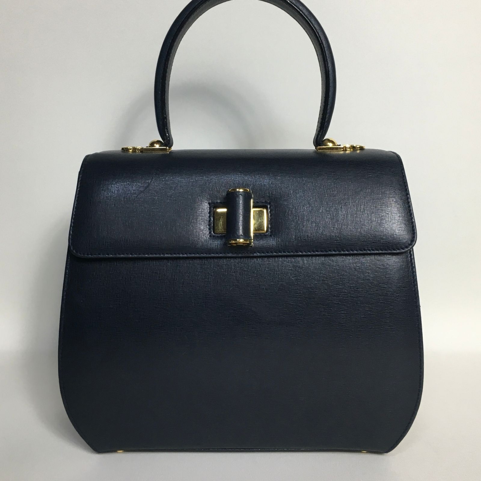 2504-218｜美品｜フェラガモ 2WAYバッグ ネイビー ターンロック 2504-218｜美品｜フェラガモ 2WAYバッグ ネイビー ターンロック