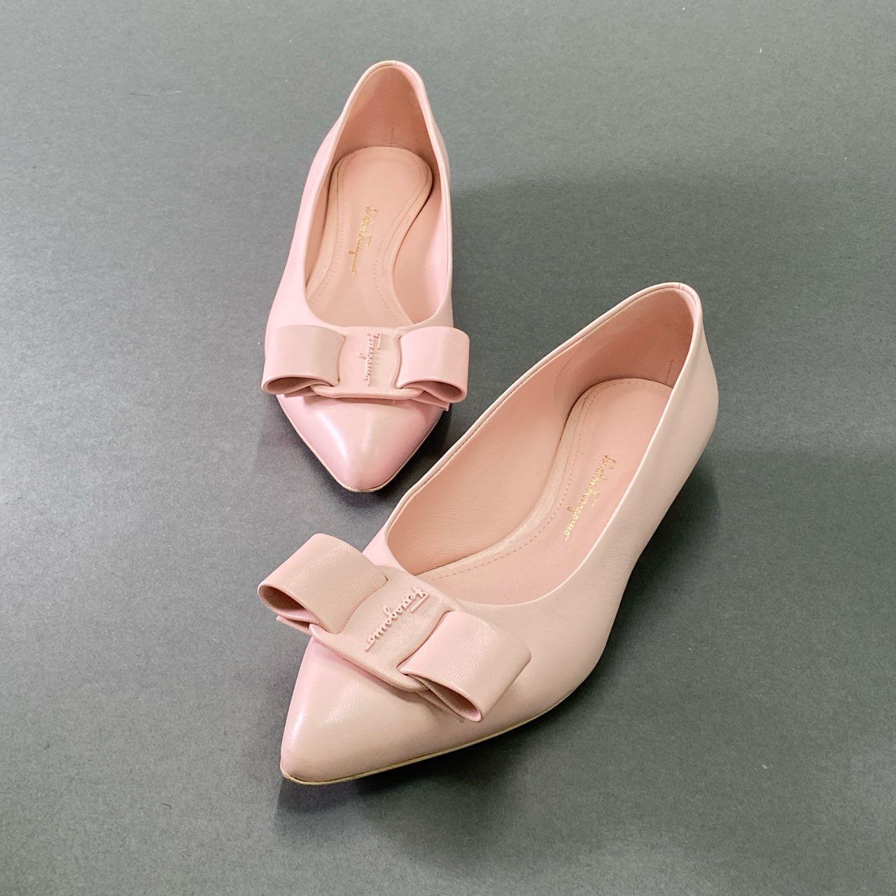 5f6 Salvatore Ferragamo サルヴァトーレ フェラガモ VIVA