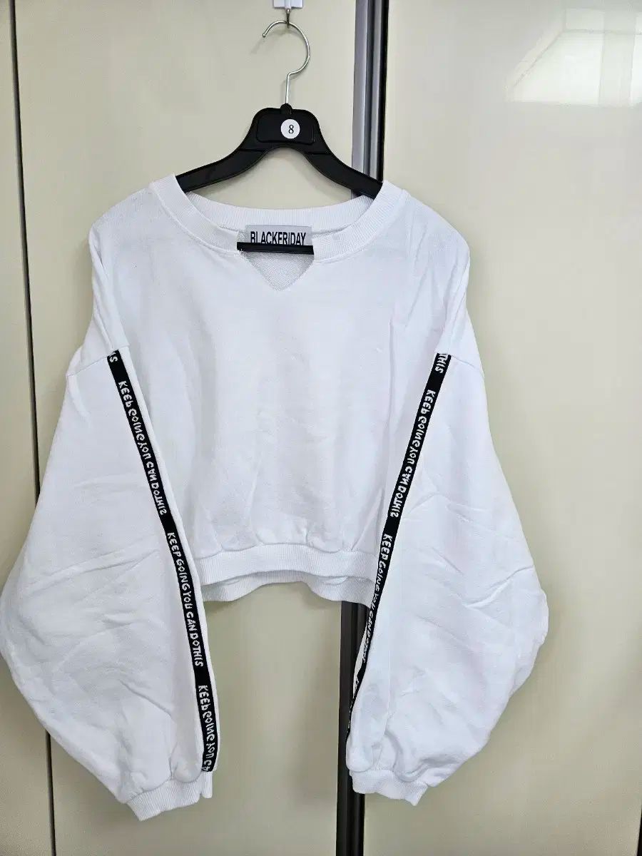 クロップドTシャツ