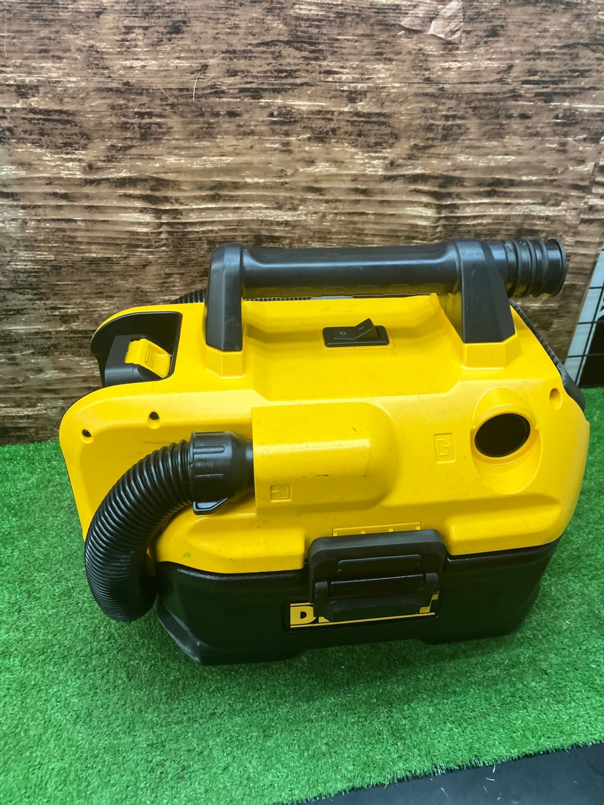 DEWALT(デウォルト) 18V 乾湿両用コードレスクリーナー DCV580-JP マキタのバッテリーで使用可能【川越店】