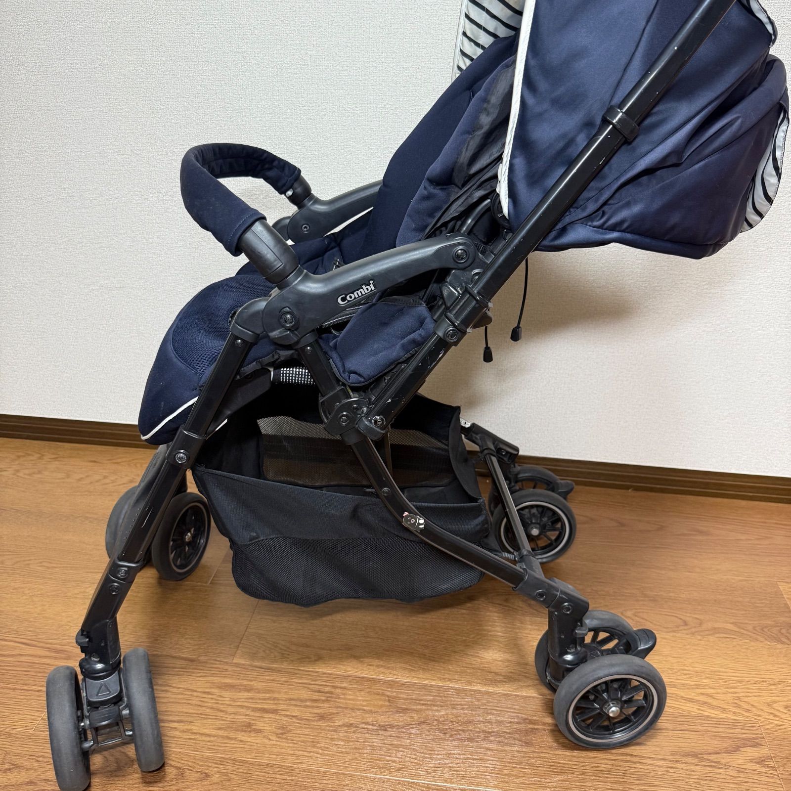 コンビ　メチャカル オート4キャス エッグショック　700台限定　ルクスネイビー 送料無料 メチャカルオート4キャス エッグショック ルクス