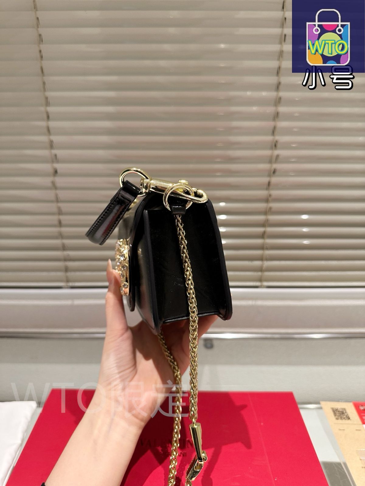 今日特価】VALENTINO GARAVANI LOC? ショルダーバッグ-WTO輸入2