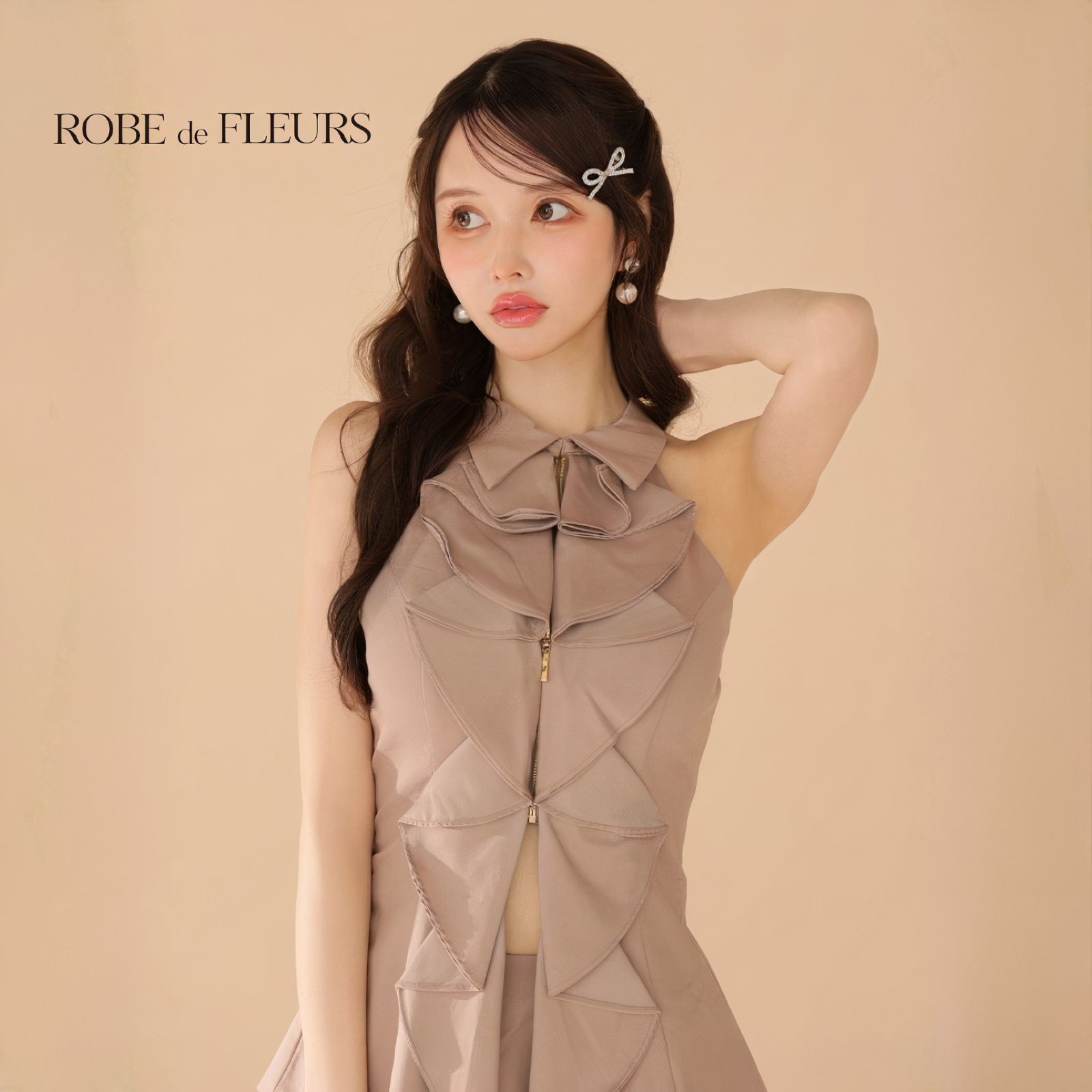 ROBE de FLEURS ローブドフルール fm3468 フロントラッフルホルターミニキャバドレス Greige MAAHADDERANG_COM