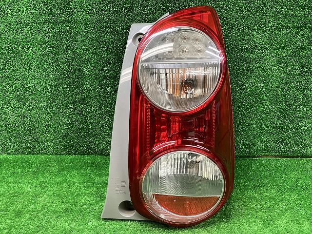 LED切れ無し　トヨタ　KGC30/35　パッソ　前期　右テールレンズ　220-51004　250122260