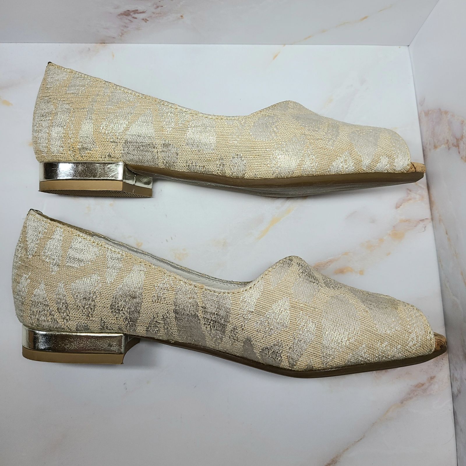 あい様 新品 オデットエオディール オープントゥ 本革 エナメル ローパンプス オデットエオディール Odette e Odile アローズ オープントゥ