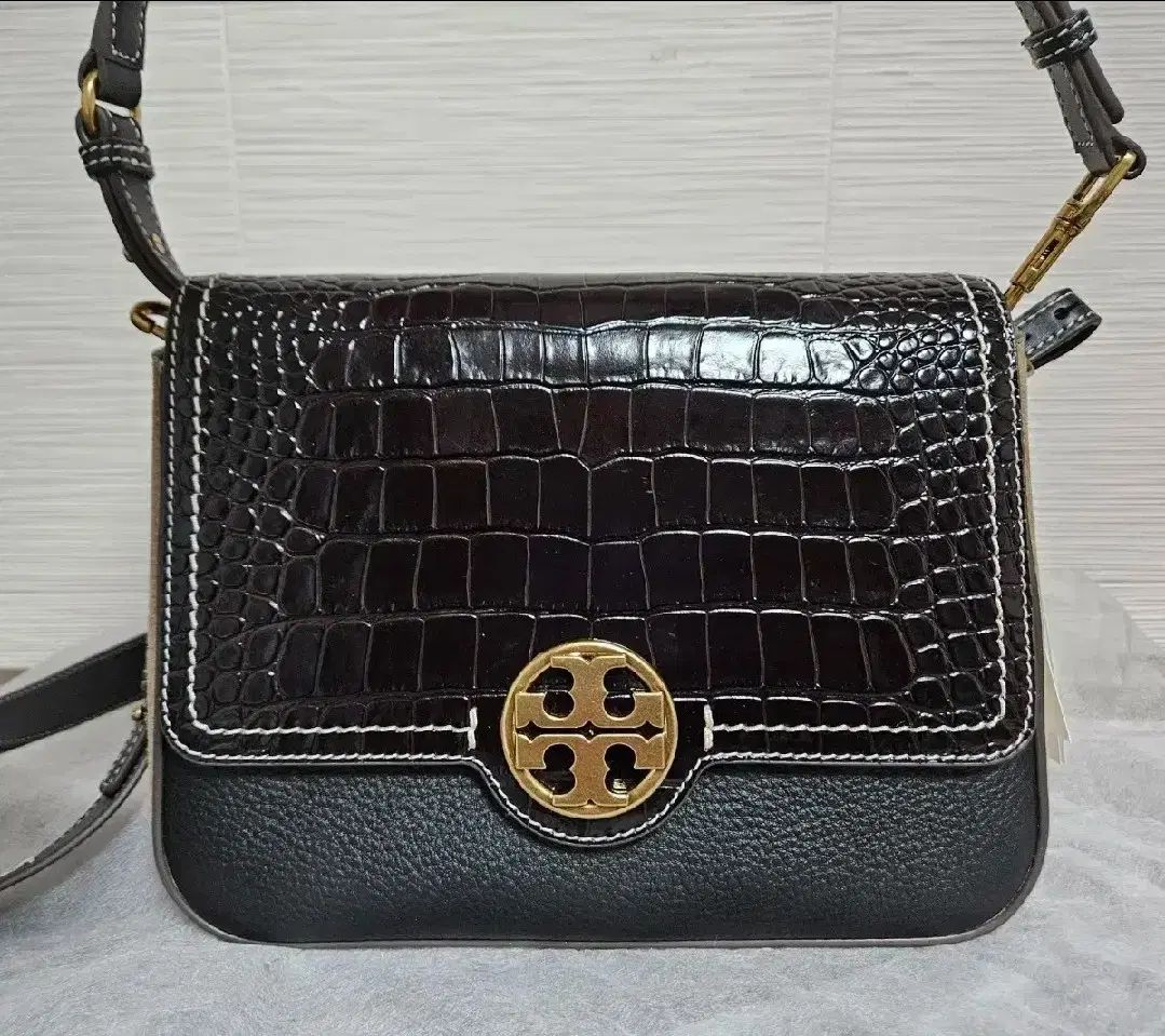 Tory Burch トリーバーチ フラップ ショルダーバッグ クロスバッグ