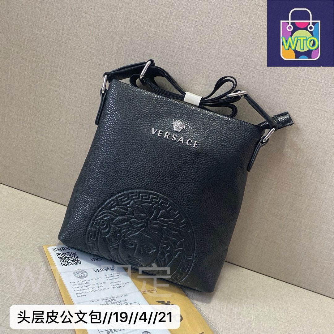 ヴェルサーチ シルクドレス  新品未使用 箱付き 本日特価] ヴェルサーチ Versace 高級レザー ベルト＆バッグ