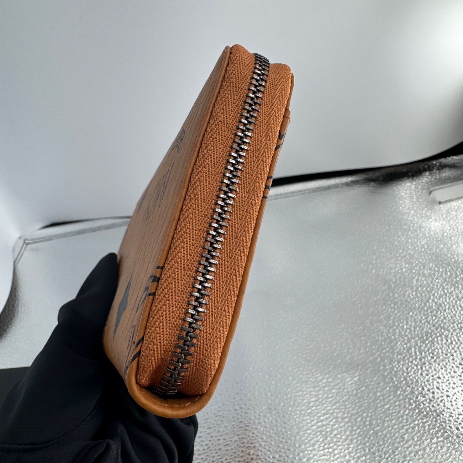 MCM ジップラウンドファスナー 長財布 ヴィセトス ブラウン MCM ジップラウンドファスナー 長財布 ヴィセトス ブラウン