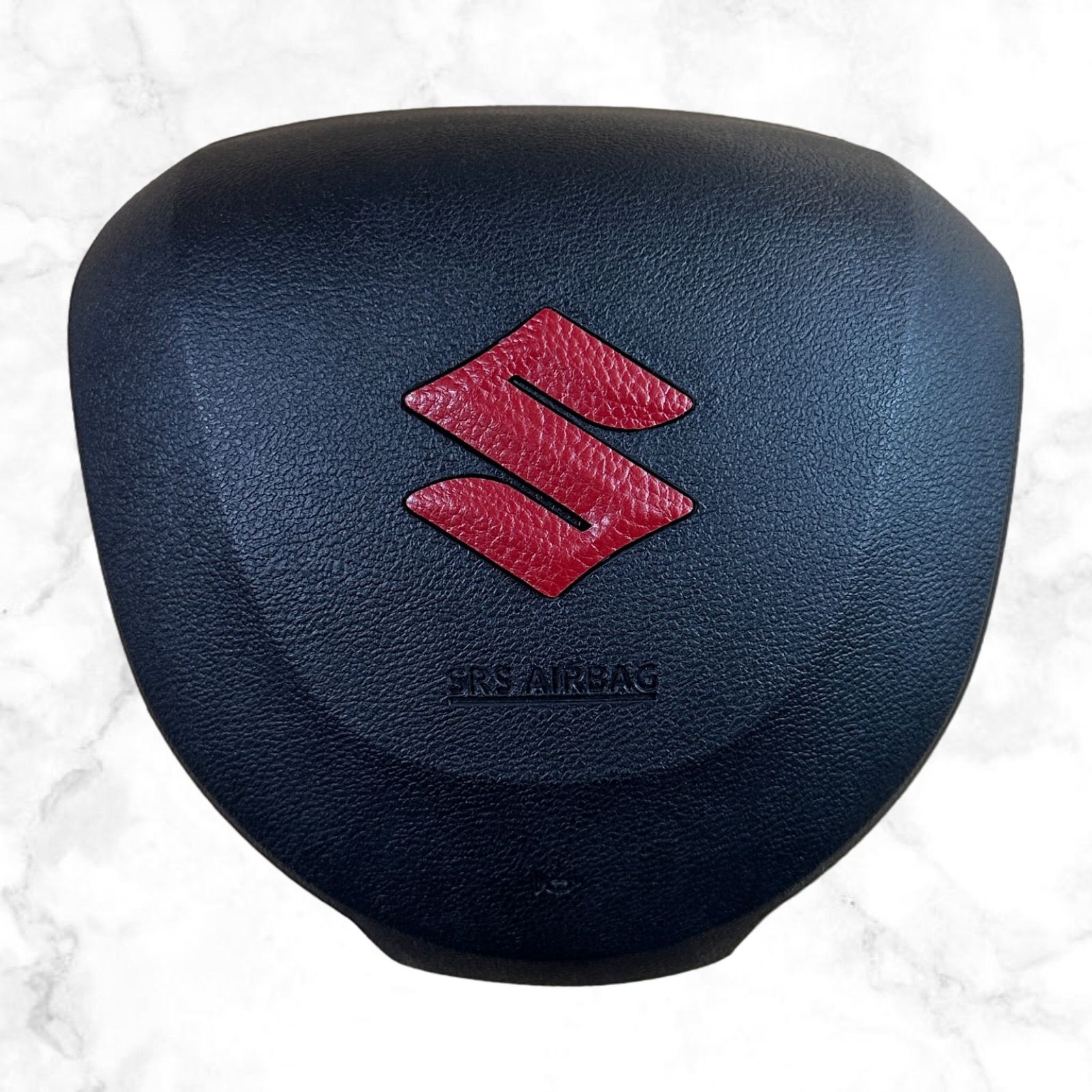 ステアリング エンブレム ステッカー 半艶レッドレザー スズキ SUZUKI