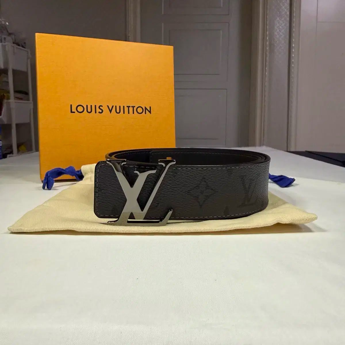 Louis Vuitton LV イニシャル 40mm リバーシブル モノグラム エクリプス リバース ベルト