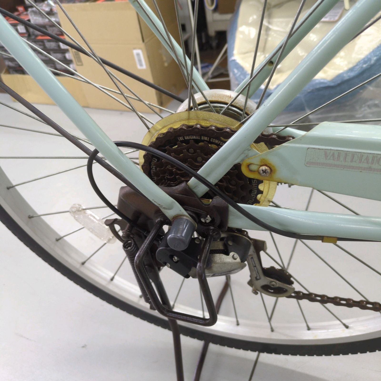 J525 ☆サビキズ有り☆普通自転車☆VALERIANO☆LEDオート☆6段☆