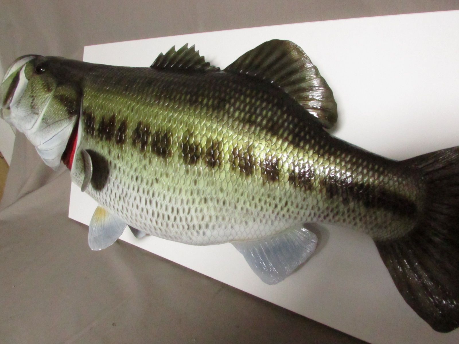 ハンドメイド ６２ｃｍブラックバス壁掛け 釣り フィギュア 魚模型 