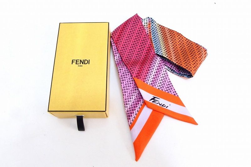 ラッピー FENDI フェンディ FF柄 ロゴ入り チェーン柄 FENDI ロゴ