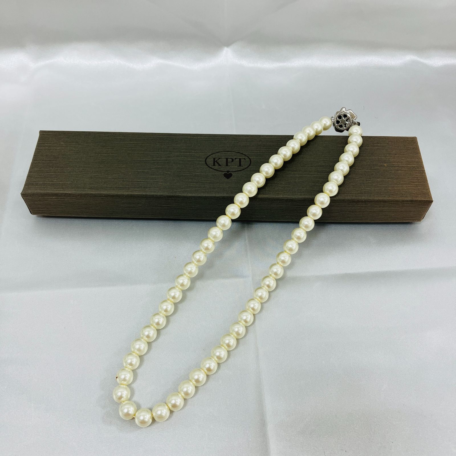 ❸アクセサリーイミテーション 約5.2キロ まとめ売り パールなど多数あり アクセサリー イミテーション 約8.6kg まとめ売り パールや