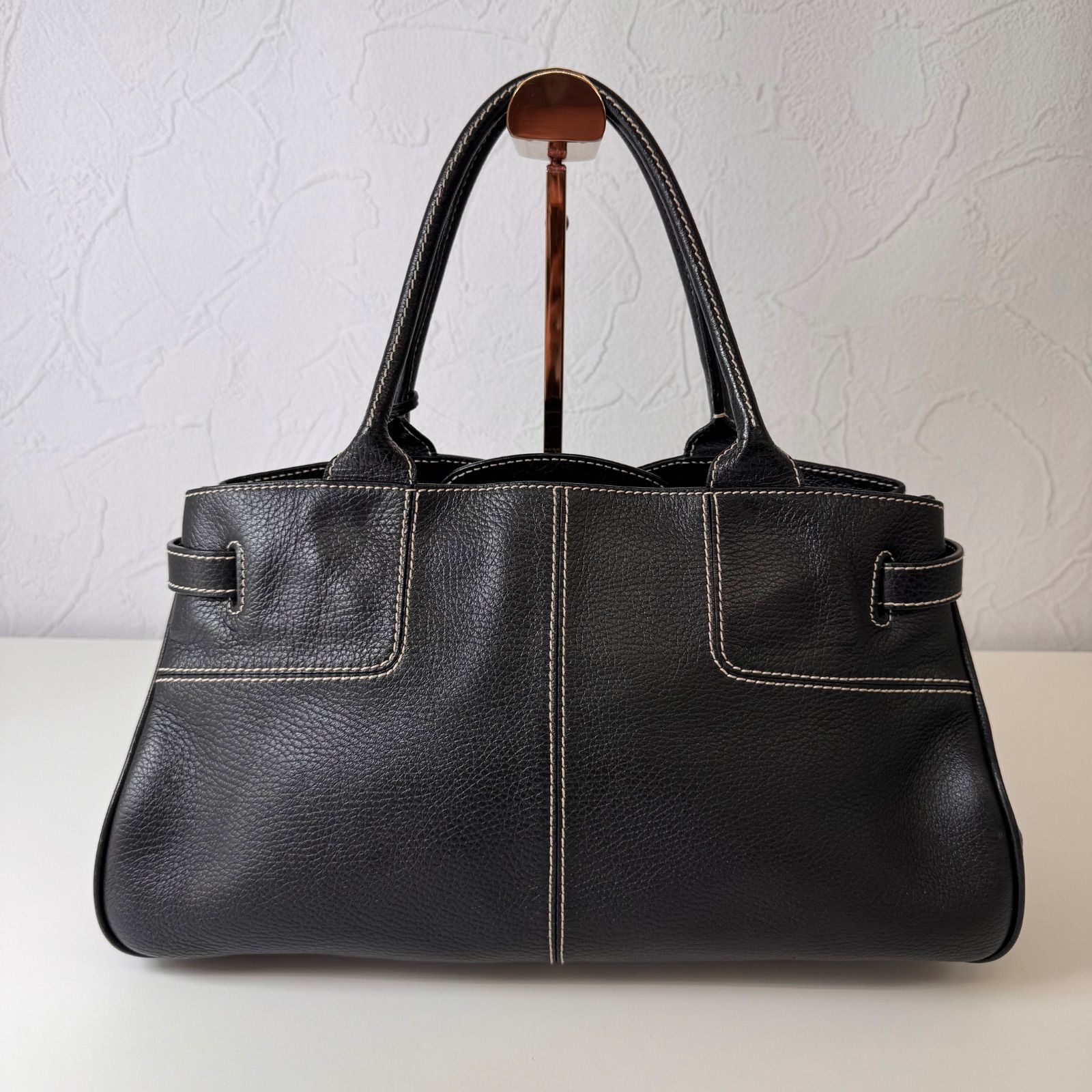 美品 トッズ 大容量 トートバッグ シボ革 ビジネス ベルト チャーム 肩掛け TOD'S - 美品 トッズ 大容量 トートバッグ シボ革 ビジネス