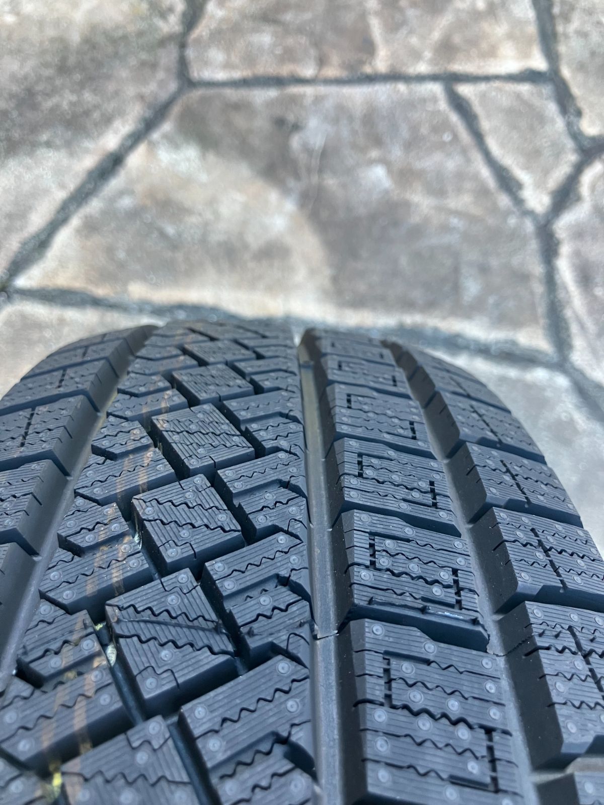 超大幅交渉可 ピレリ 175 65R15 スタッドレス 製 2本セット 良質および割引価格です。