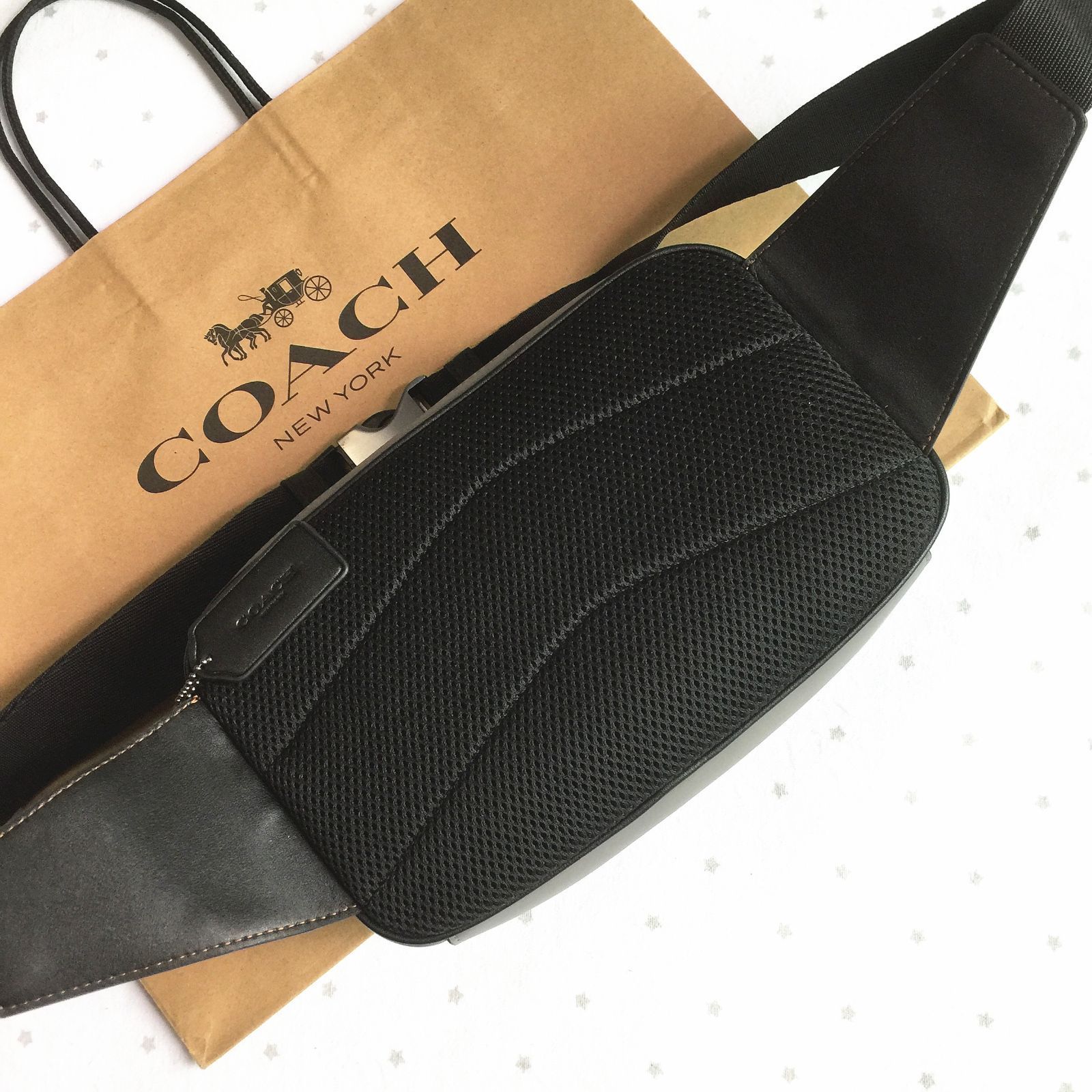 【セール中】COACH コーチバッグ F37594 グレー×ブラック グラハム ボディーバッグ ベルトバッグ クロスボディーアウトレット品 保存袋付属  新品未使用