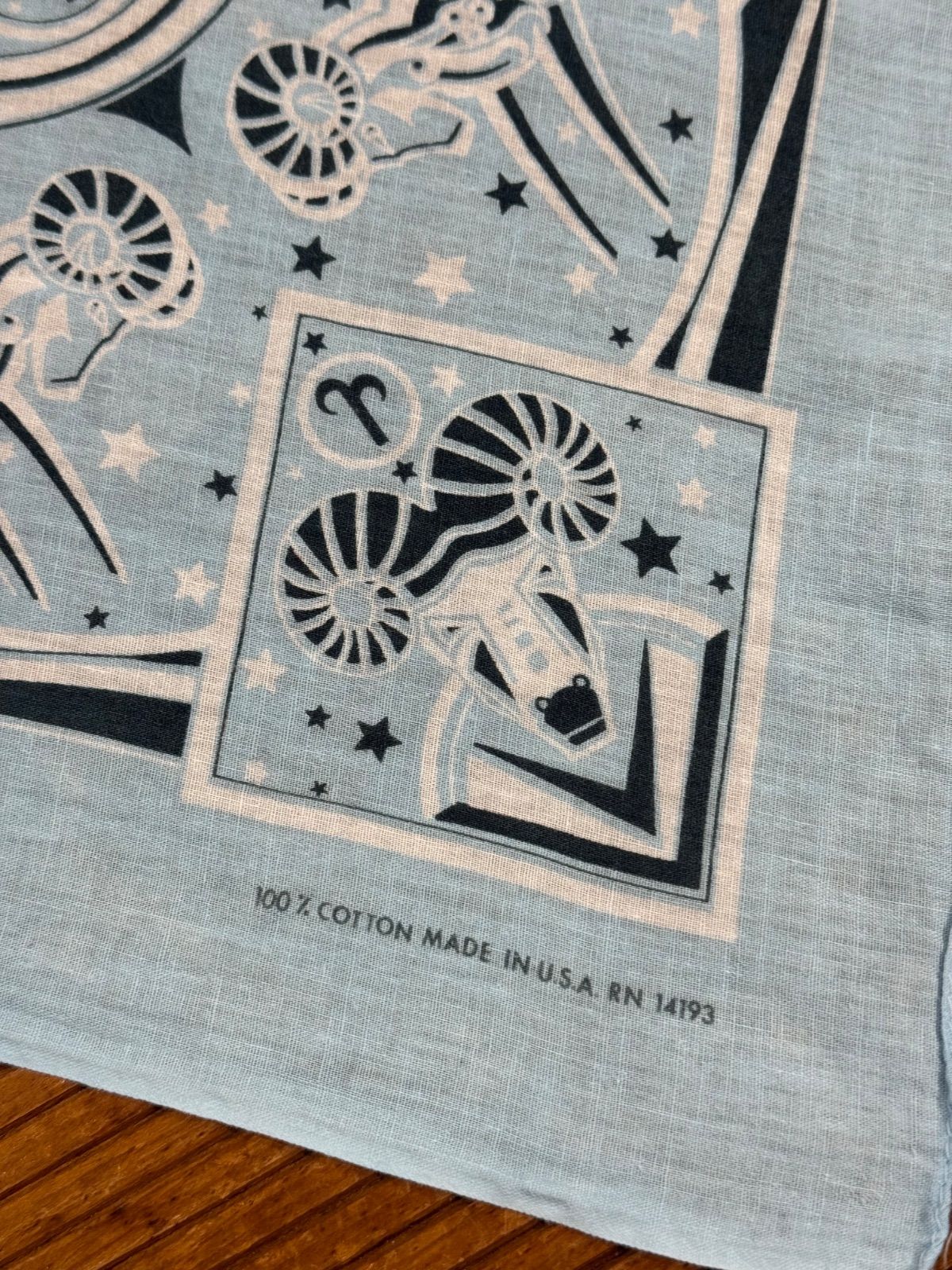 1970's バンダナ 星座シリーズ ARIES (牡羊座) - メルカリ