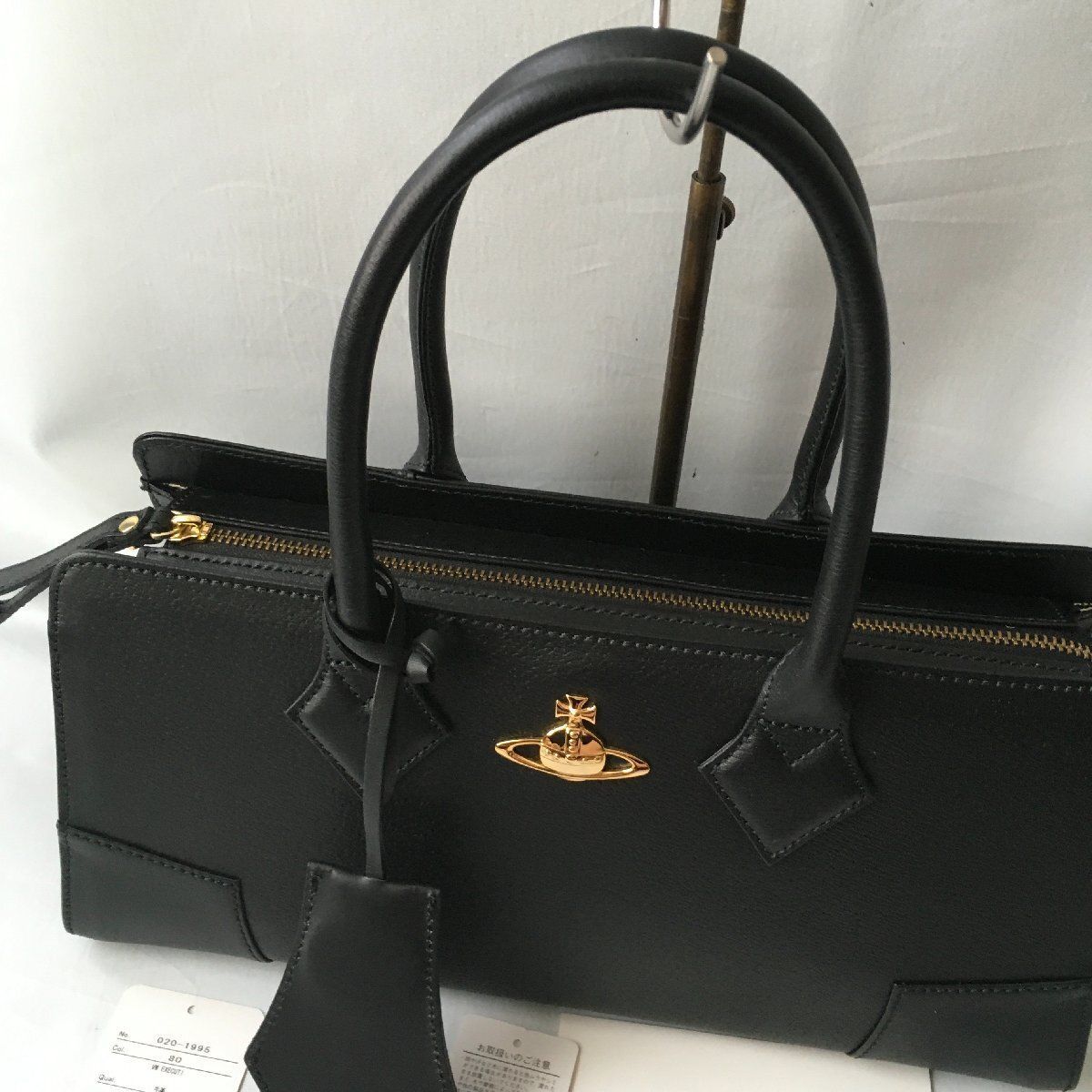 ヴィヴィアンウエストウッド バッグ ハンドバッグ オーブ金具 ホワイト